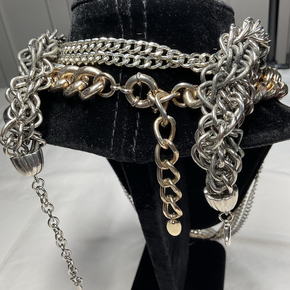 BUNDLE OF 2 NECKLACES SILVER AND GOLD TONE DISTRESSED FYI -middle necklace SOLD. - Picture 7 of 8